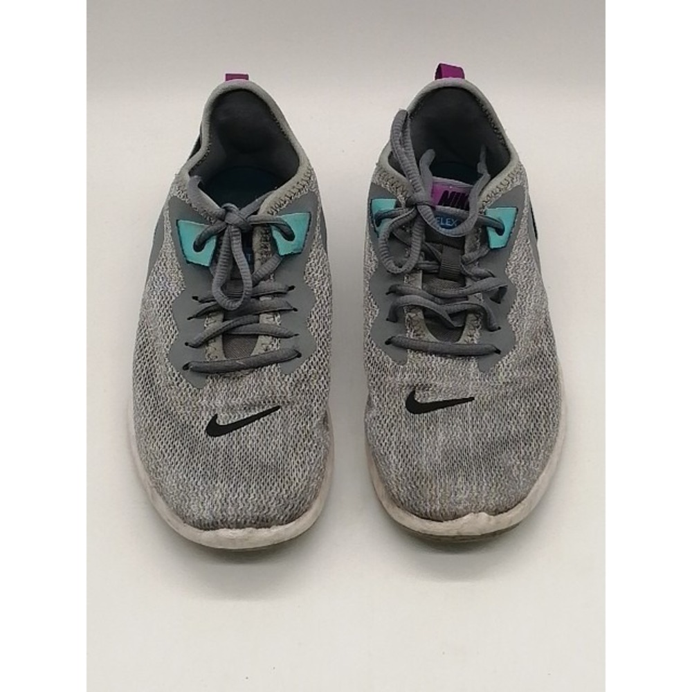 Nike Sneaker Womens Flex TR9 Gray  7.5 Running Training Shoes Comfort AQ7491-005